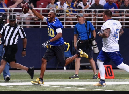 Isaac Bruce and former Rams attract good crowd for final game at the dome -  Missourinet